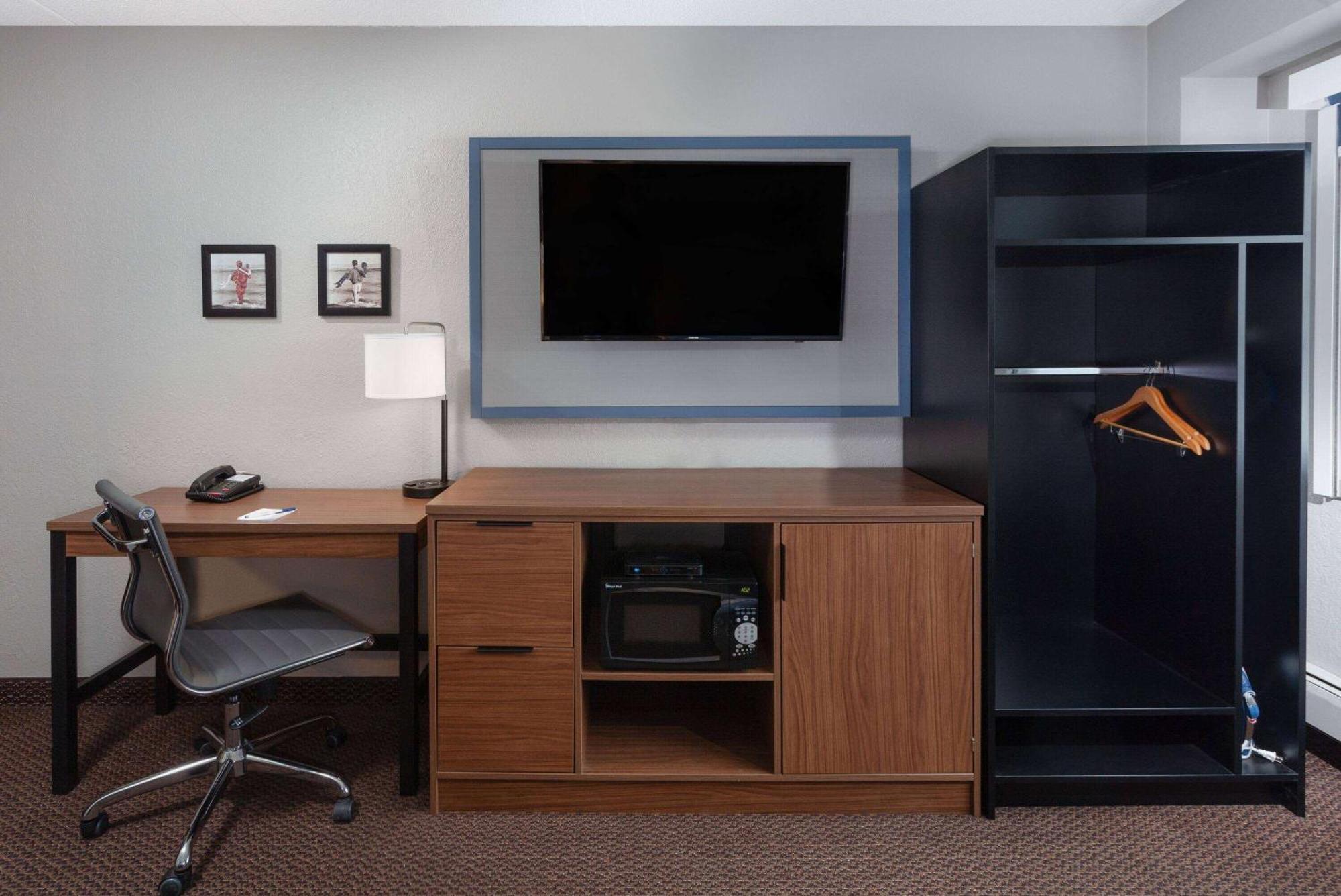 Americinn By Wyndham New Richmond Bagian luar foto
