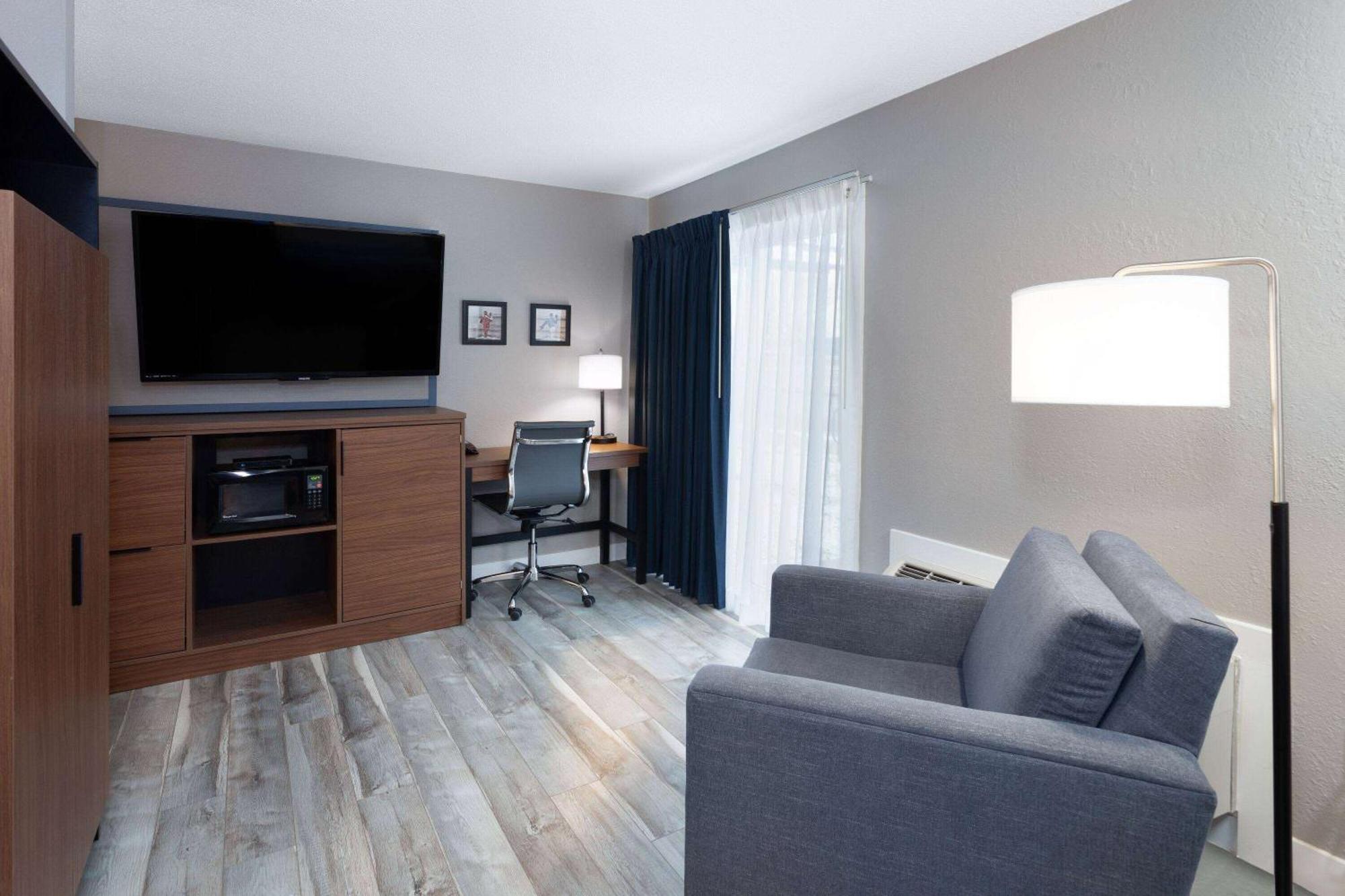 Americinn By Wyndham New Richmond Bagian luar foto